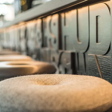 One - Palaisplatz Отель