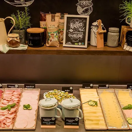 One - Palaisplatz Hotel